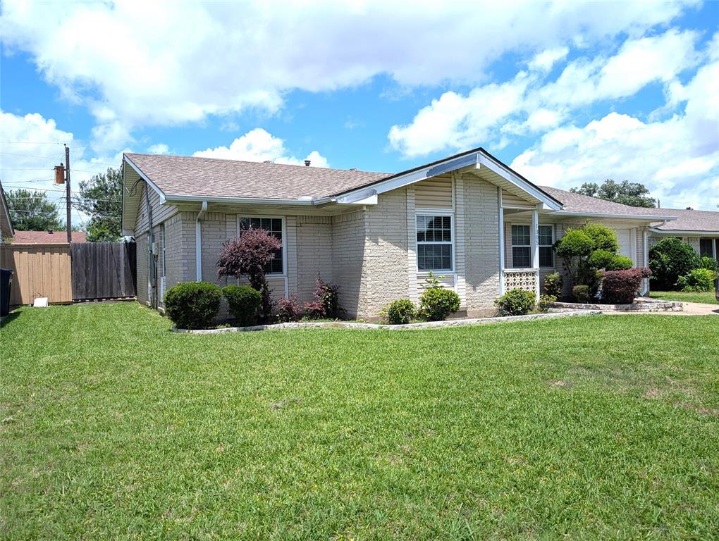 1305 Glenville Drive Property Photo 1