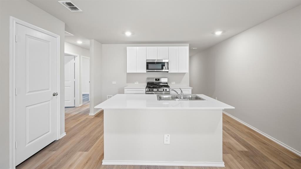 4128 Woodhill Bend Drive Property Photo 2