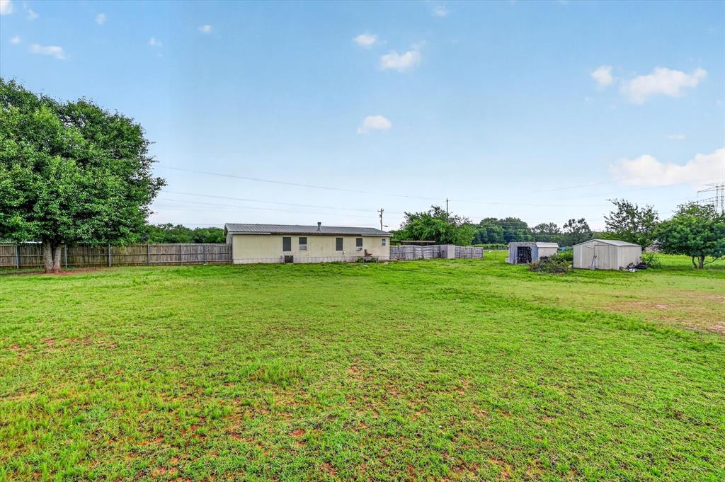 8316 County Road 508 Property Photo 5