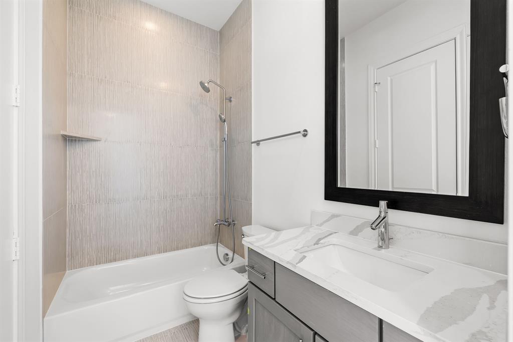 215 Carroll Street Property Photo 17