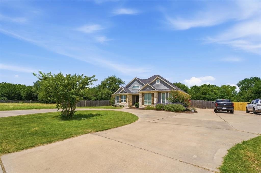 8 Freedom Court Property Photo 6