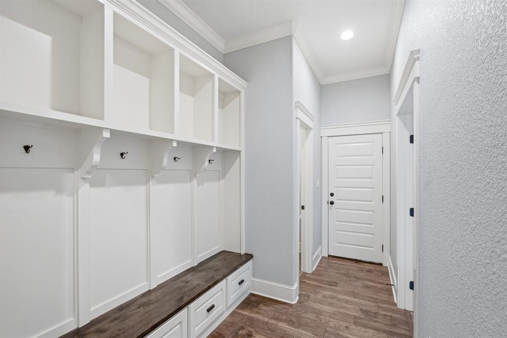 8 Freedom Court Property Photo 19