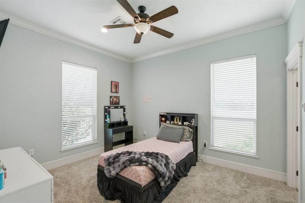 8 Freedom Court Property Photo 26