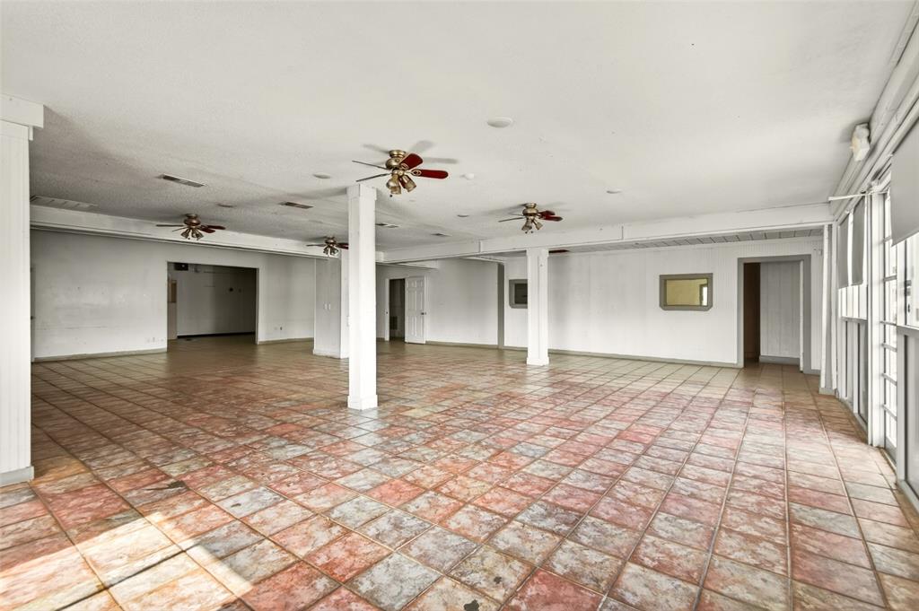 815 E Moore Avenue Property Photo 3