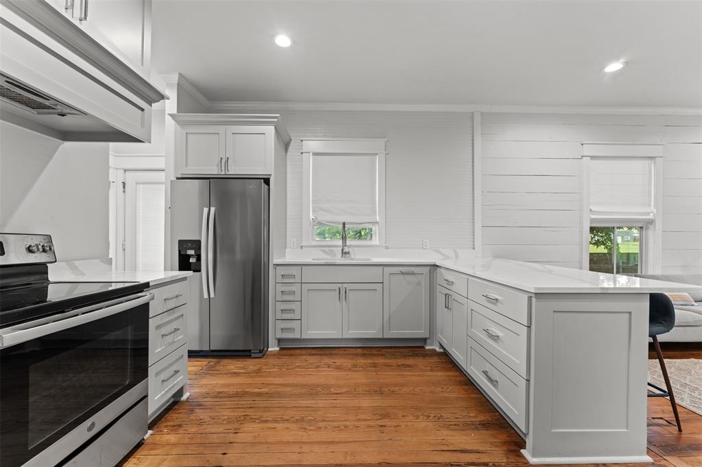 1012 Burnett Avenue Property Photo 8