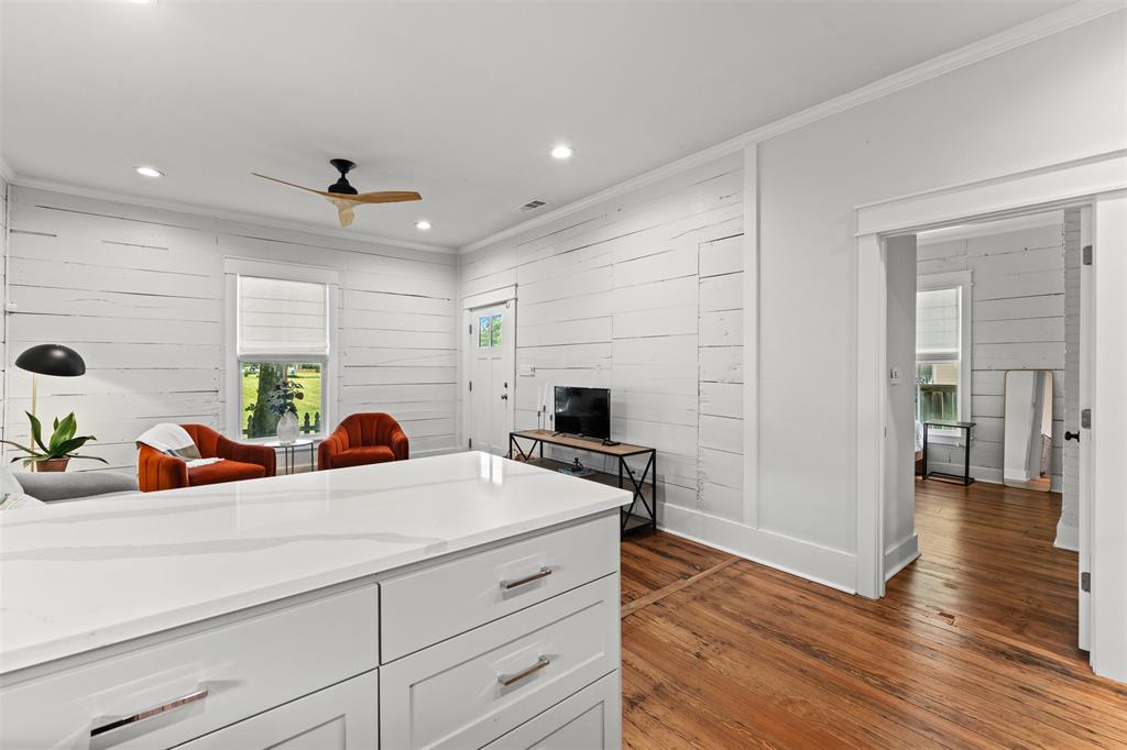 1012 Burnett Avenue Property Photo 10