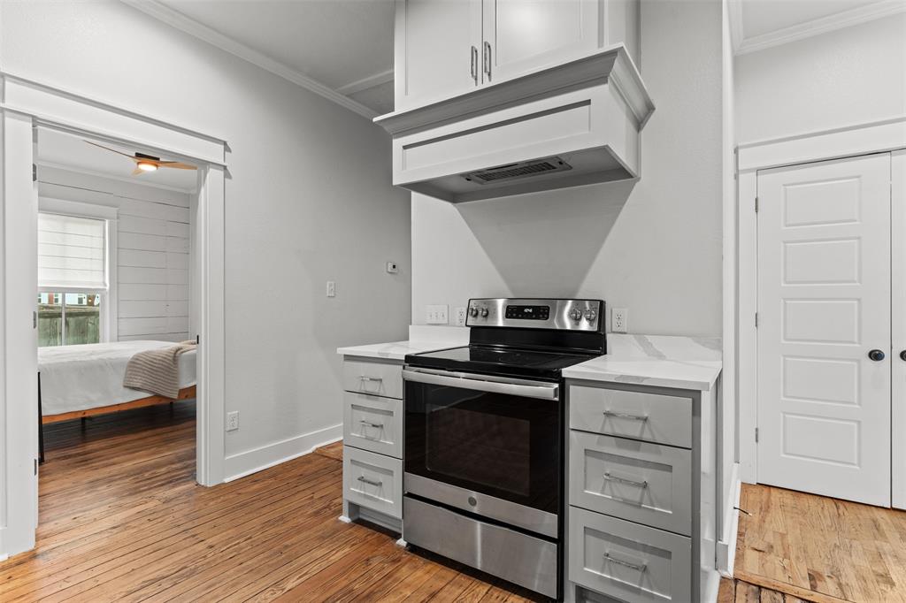 1012 Burnett Avenue Property Photo 11