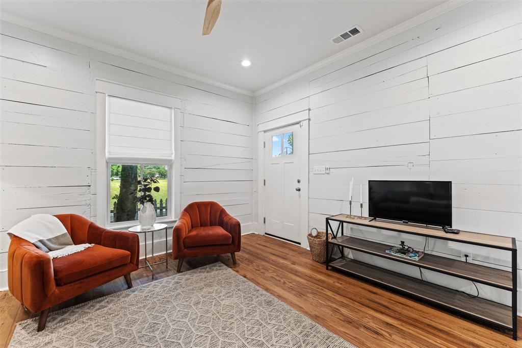 1012 Burnett Avenue Property Photo 12