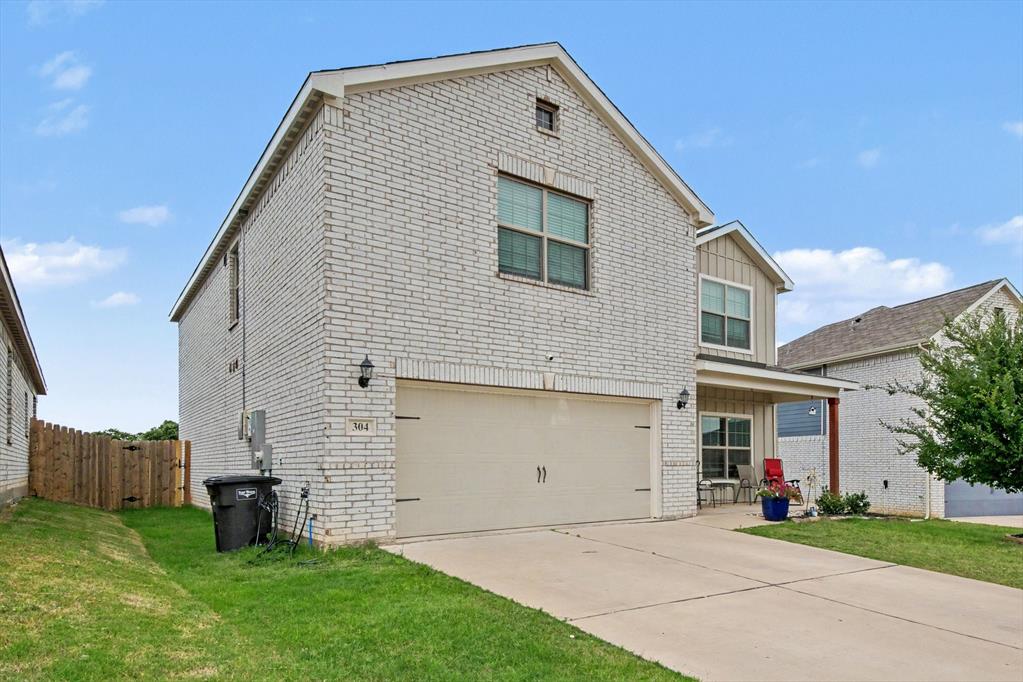 304 Lowery Oaks Trail Property Photo 1
