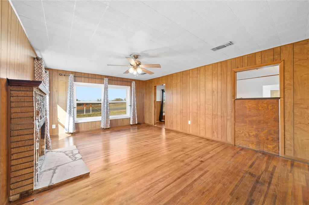 9224 Highway 279 Property Photo 4