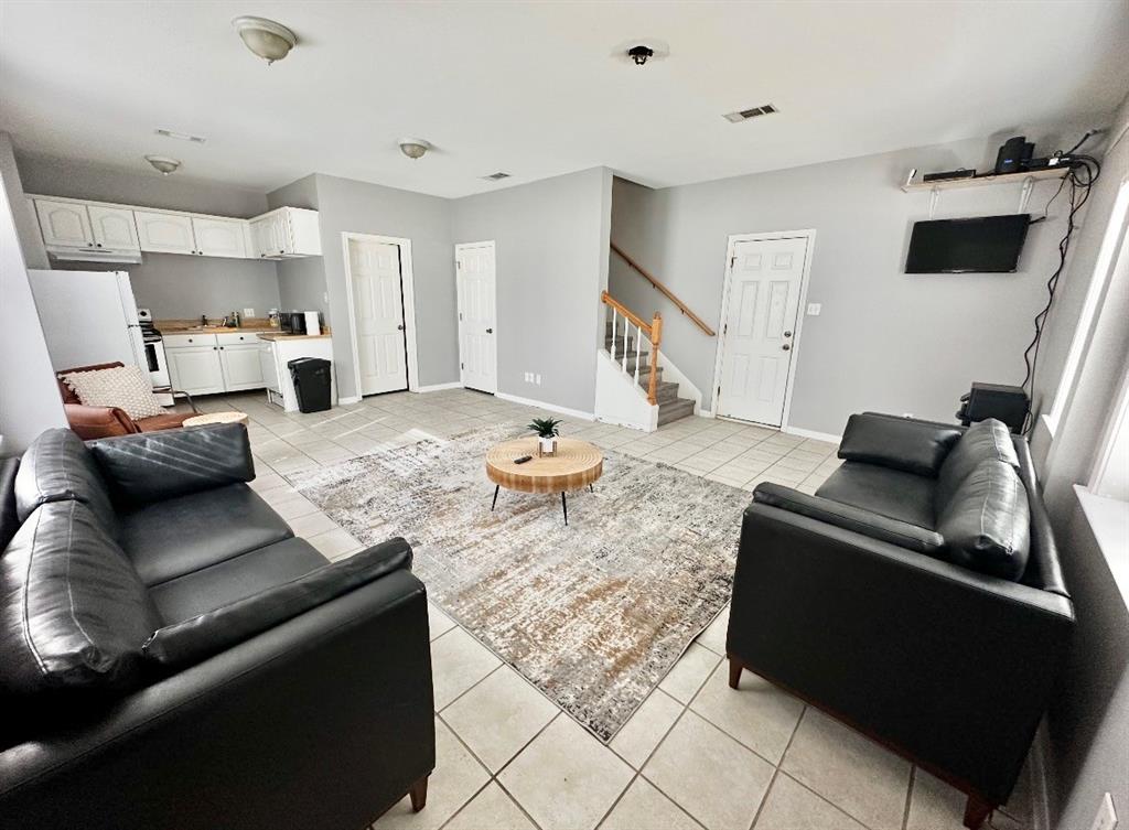 5205 Hudson Bend Road Property Photo 7