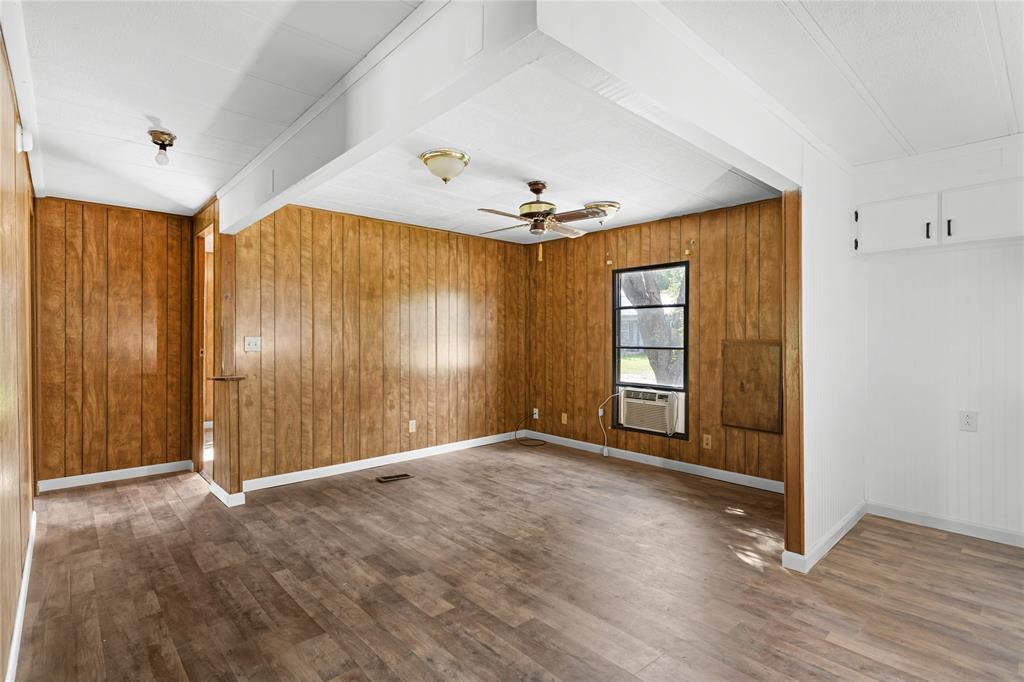 105 County Road 1239 Property Photo 7