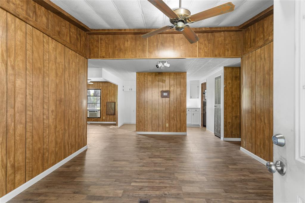 105 County Road 1239 Property Photo 8