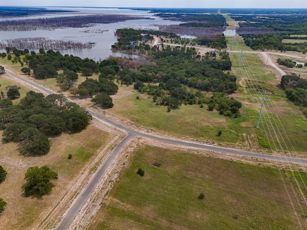 610 Waters Edge Way Property Photo 3