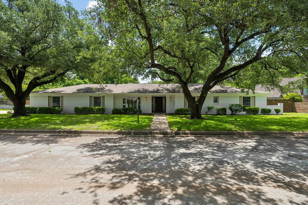 4113 Ridglea Country Club Drive Property Photo 1