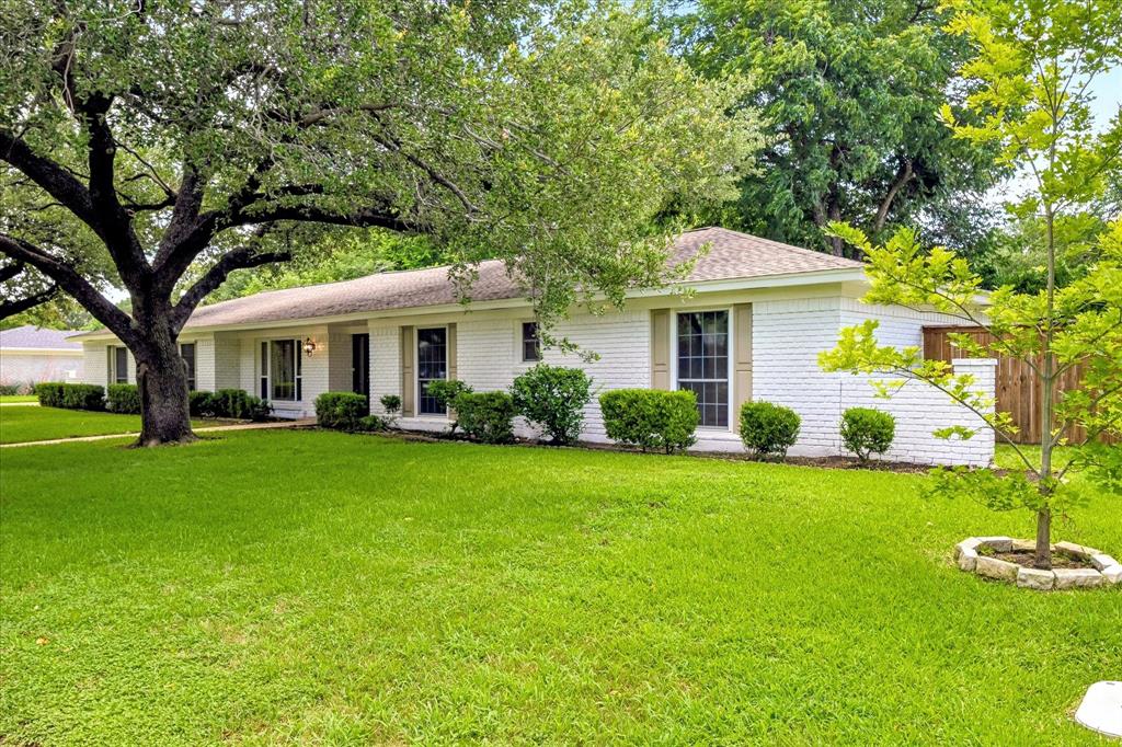 4113 Ridglea Country Club Drive Property Photo 4