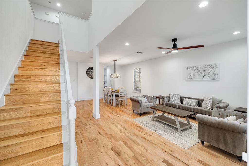3869 Pinebluff Lane Property Photo 3