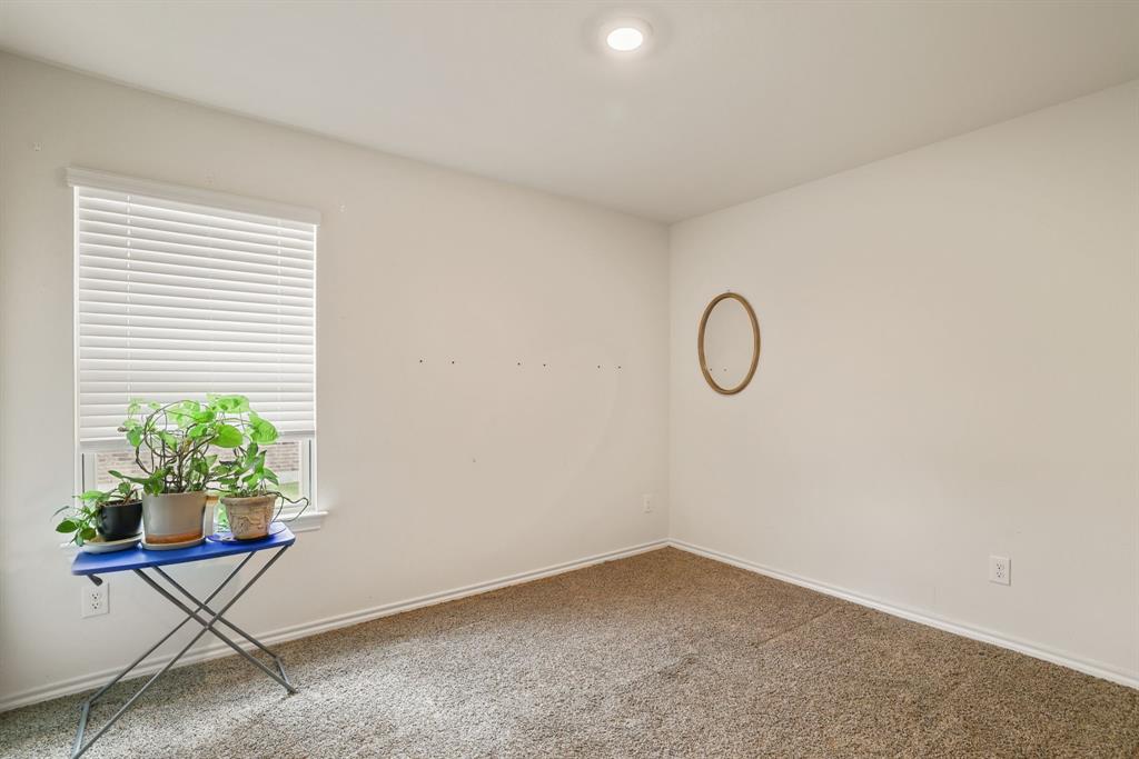 1206 Honeysuckle Drive Property Photo 15