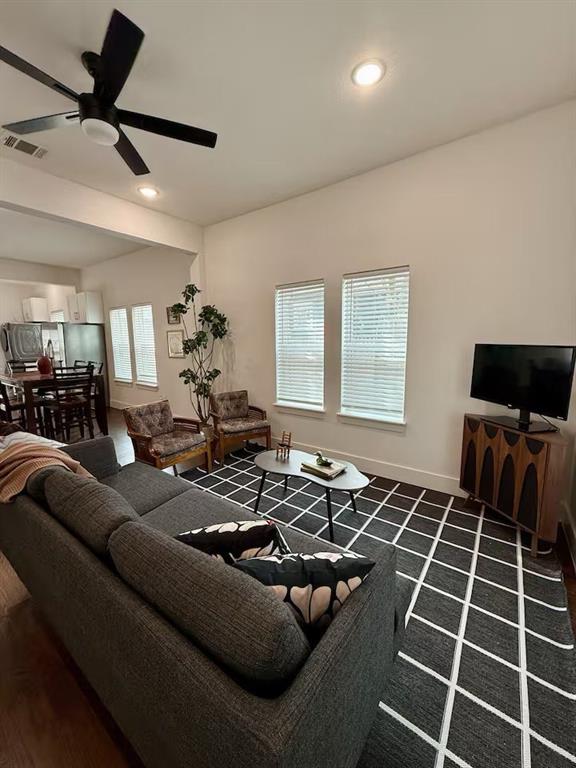 606 E Woodard Street Property Photo 1