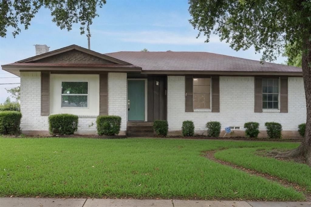 1211 Robin Glen Drive Property Photo 1