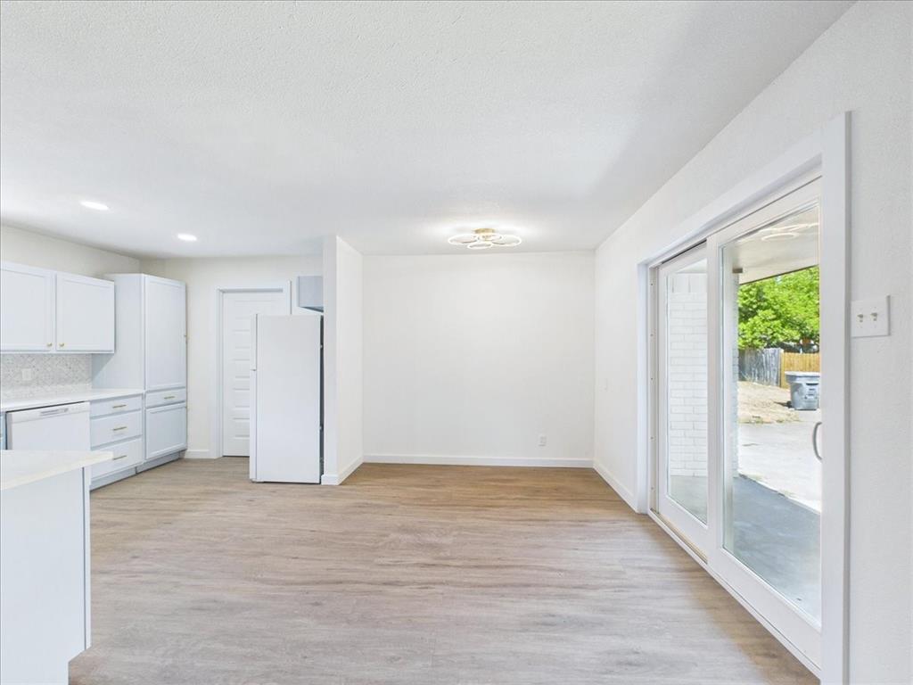 1211 Robin Glen Drive Property Photo 7