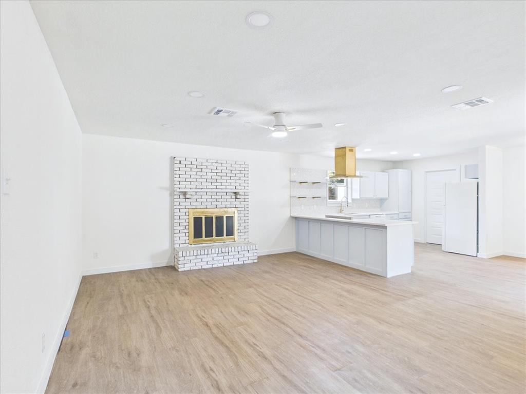 1211 Robin Glen Drive Property Photo 9