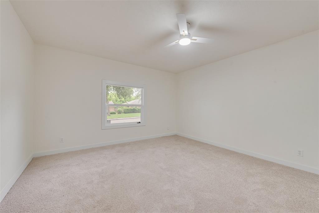 1211 Robin Glen Drive Property Photo 13