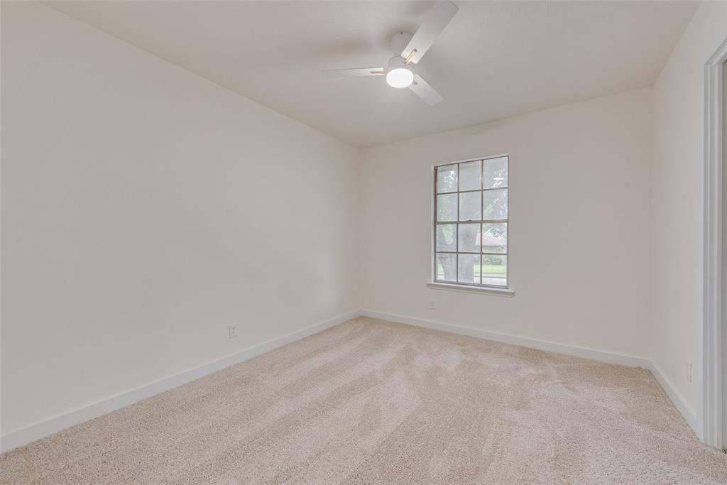 1211 Robin Glen Drive Property Photo 14