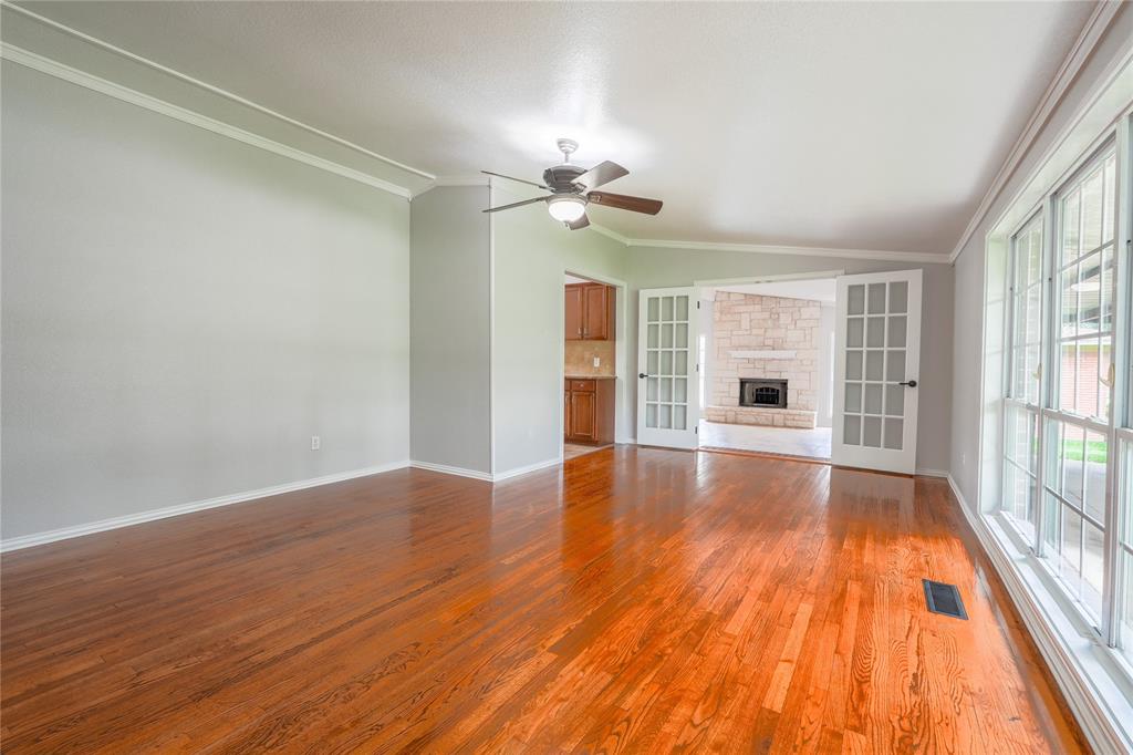 2708 Cedar Point Drive Property Photo 5