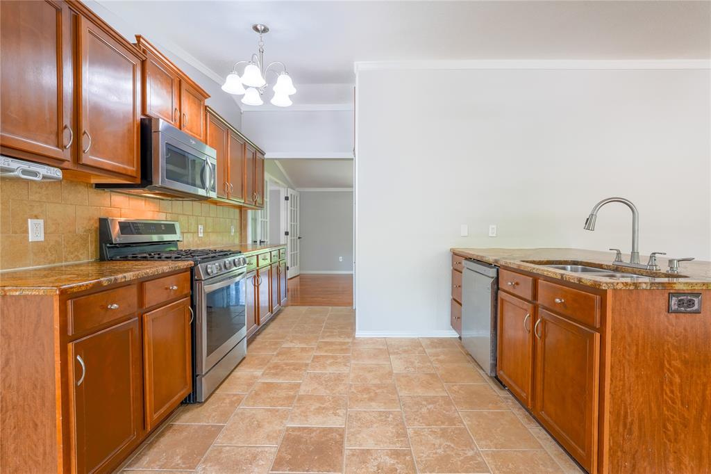 2708 Cedar Point Drive Property Photo 12