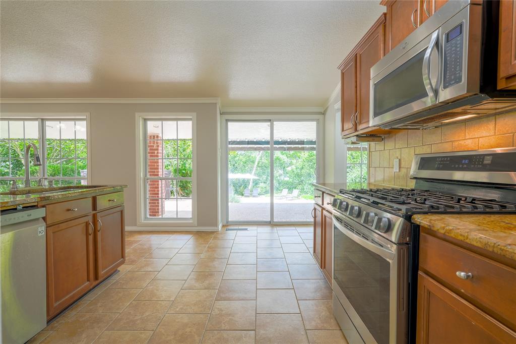 2708 Cedar Point Drive Property Photo 13