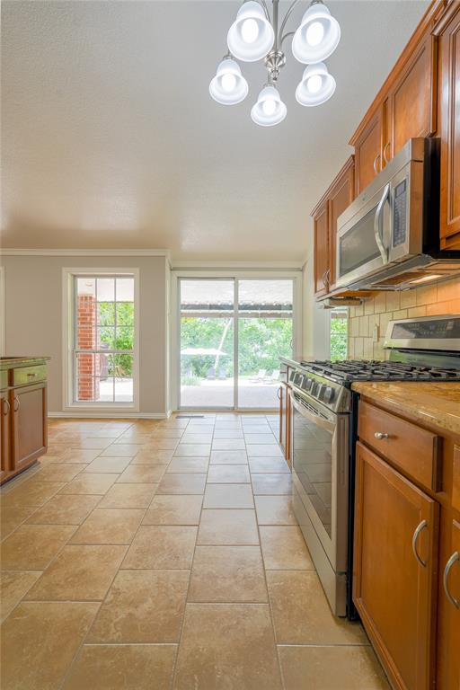 2708 Cedar Point Drive Property Photo 14