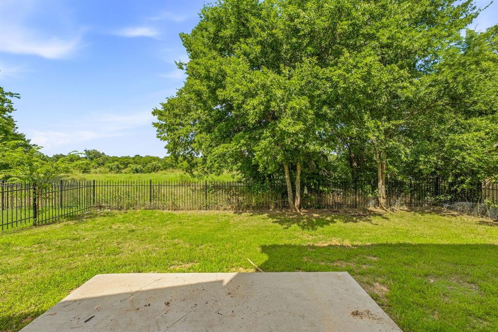 745 N Miller Avenue Property Photo 30