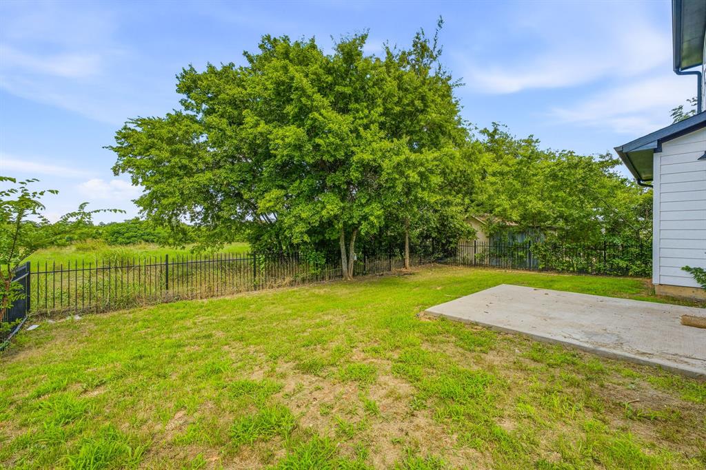 745 N Miller Avenue Property Photo 31