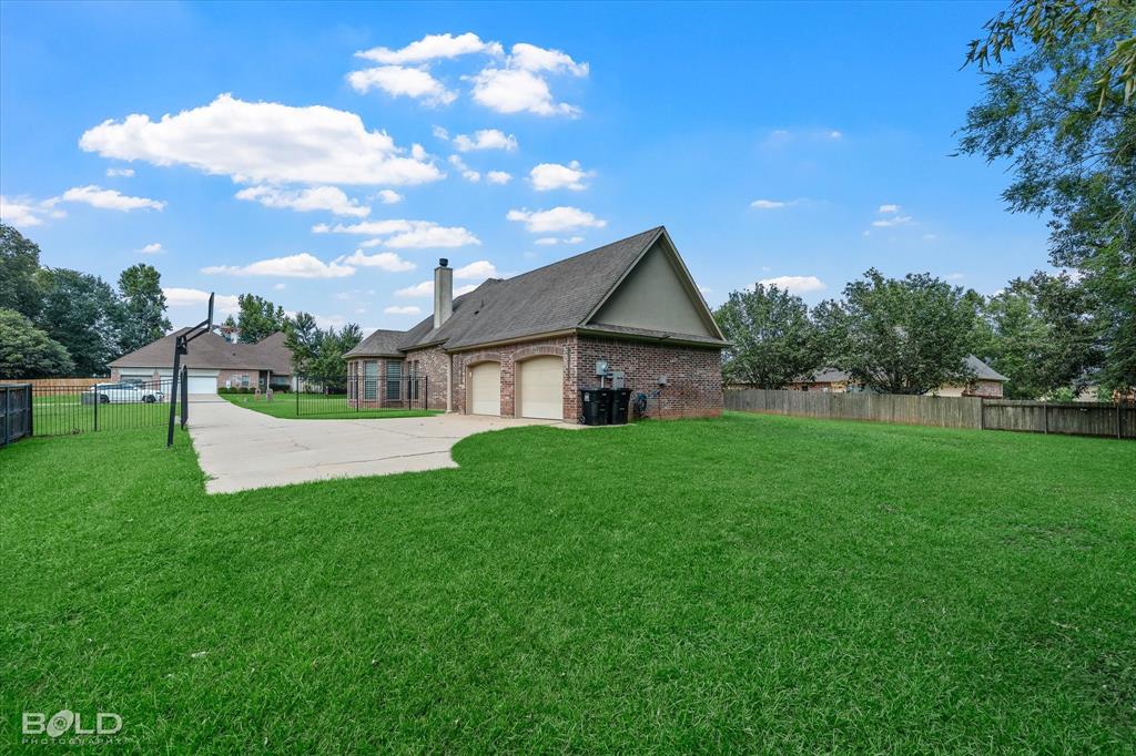 2220 Forest Hills Boulevard Property Photo 4