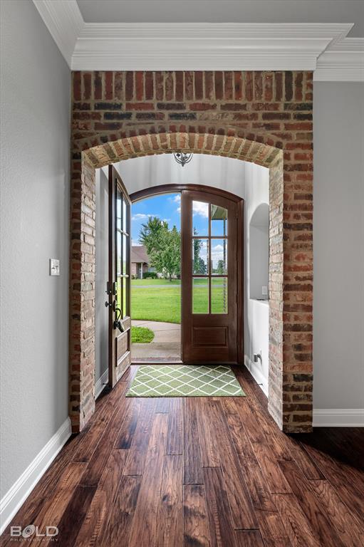2220 Forest Hills Boulevard Property Photo 6