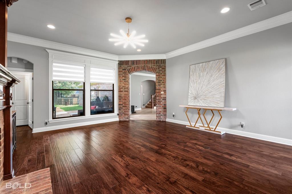 2220 Forest Hills Boulevard Property Photo 12