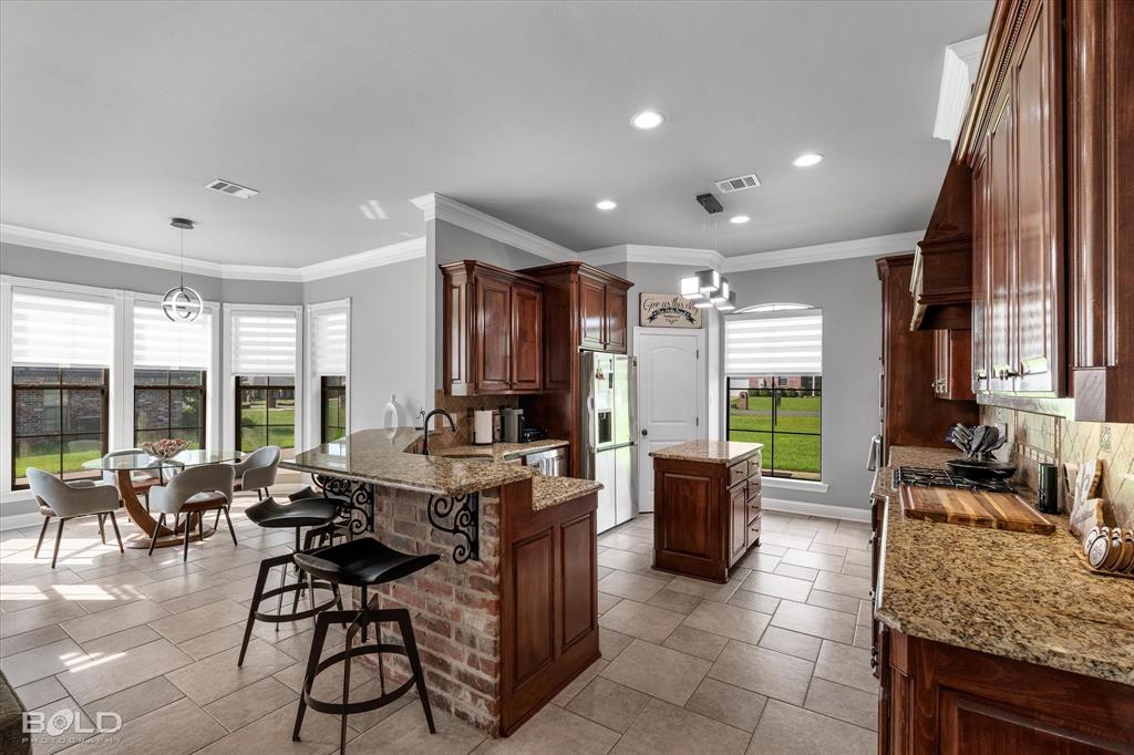 2220 Forest Hills Boulevard Property Photo 13