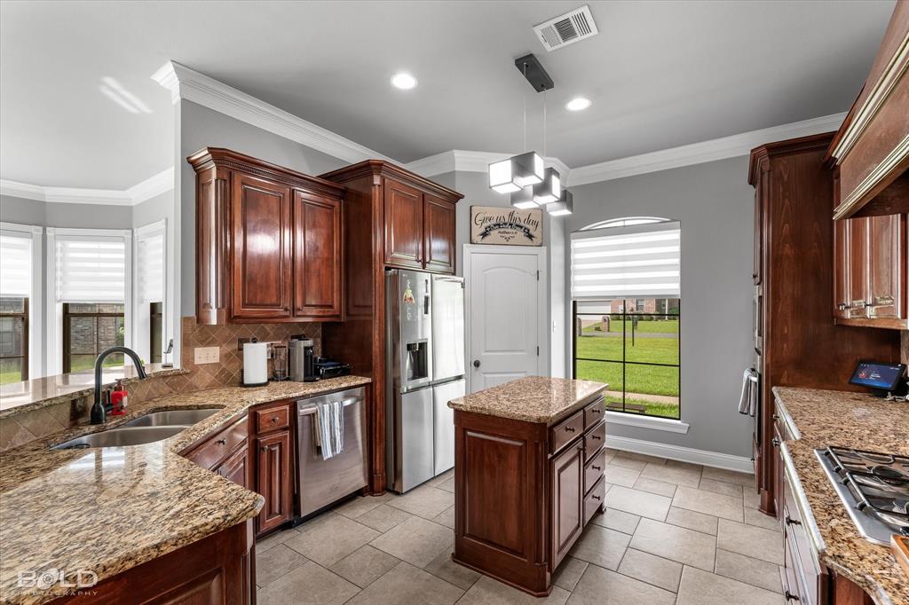2220 Forest Hills Boulevard Property Photo 14