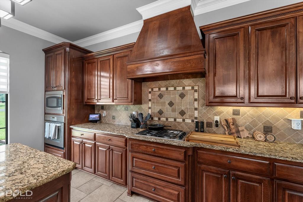 2220 Forest Hills Boulevard Property Photo 15