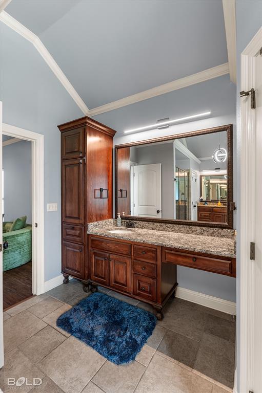2220 Forest Hills Boulevard Property Photo 28