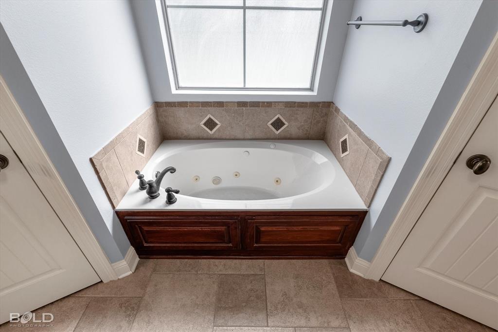 2220 Forest Hills Boulevard Property Photo 31
