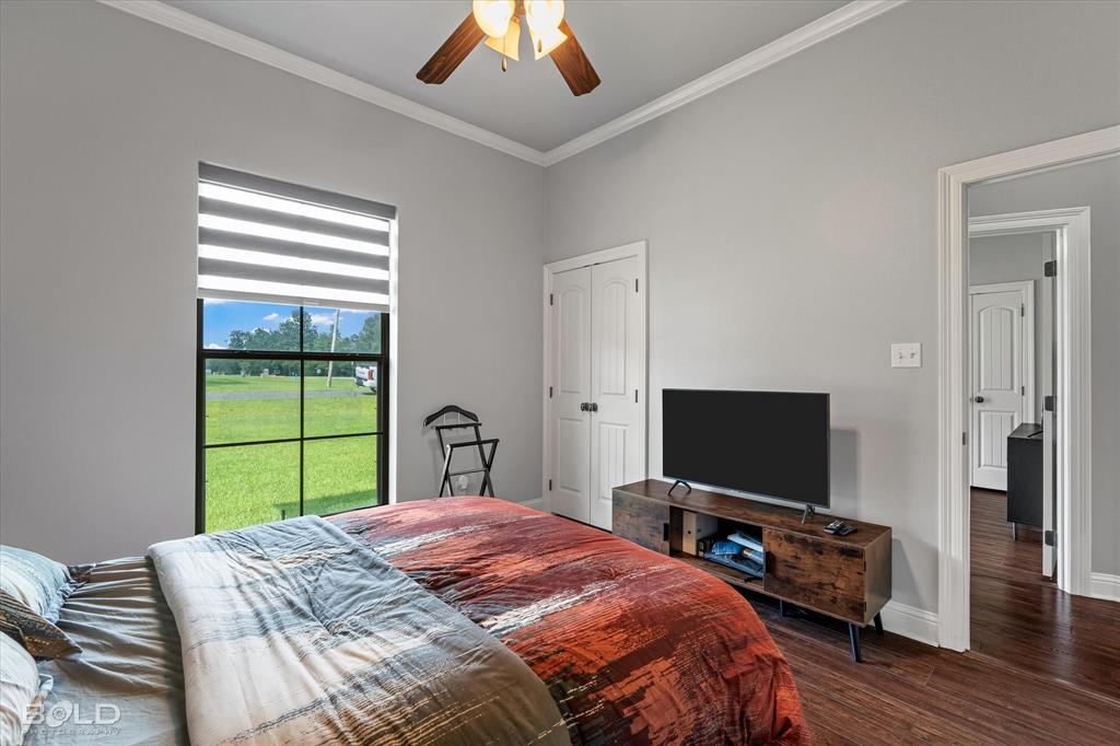 2220 Forest Hills Boulevard Property Photo 32