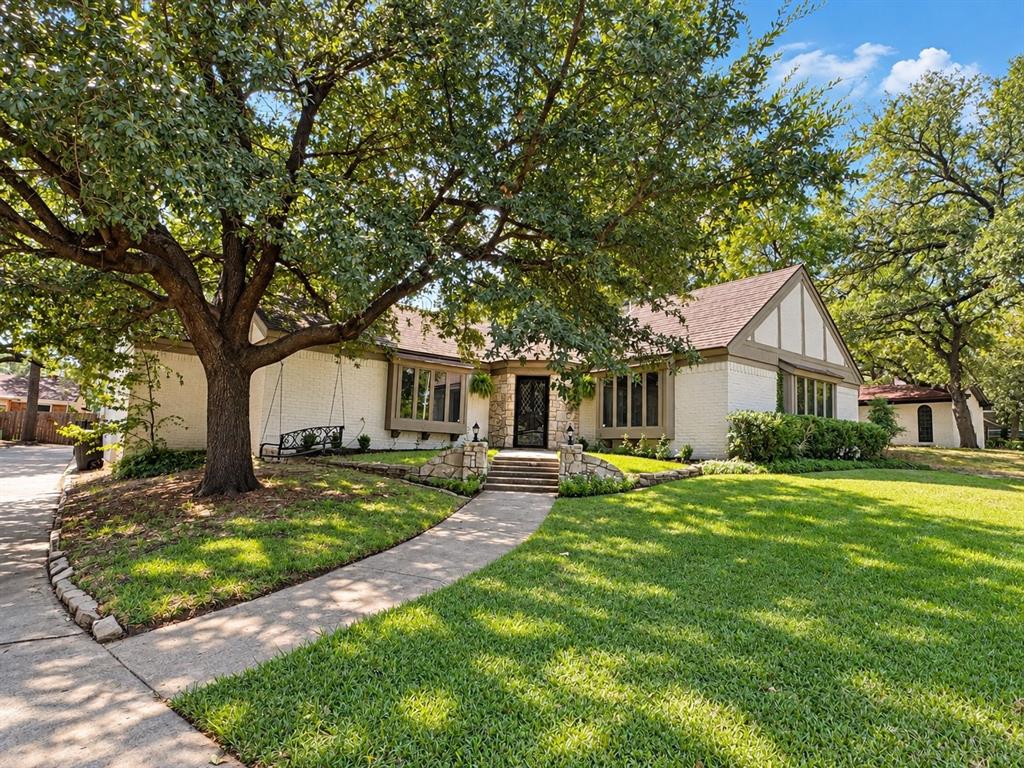 240 Timberlake Drive Property Photo 1