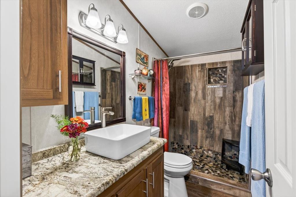 505 County Road 3420 Property Photo 9
