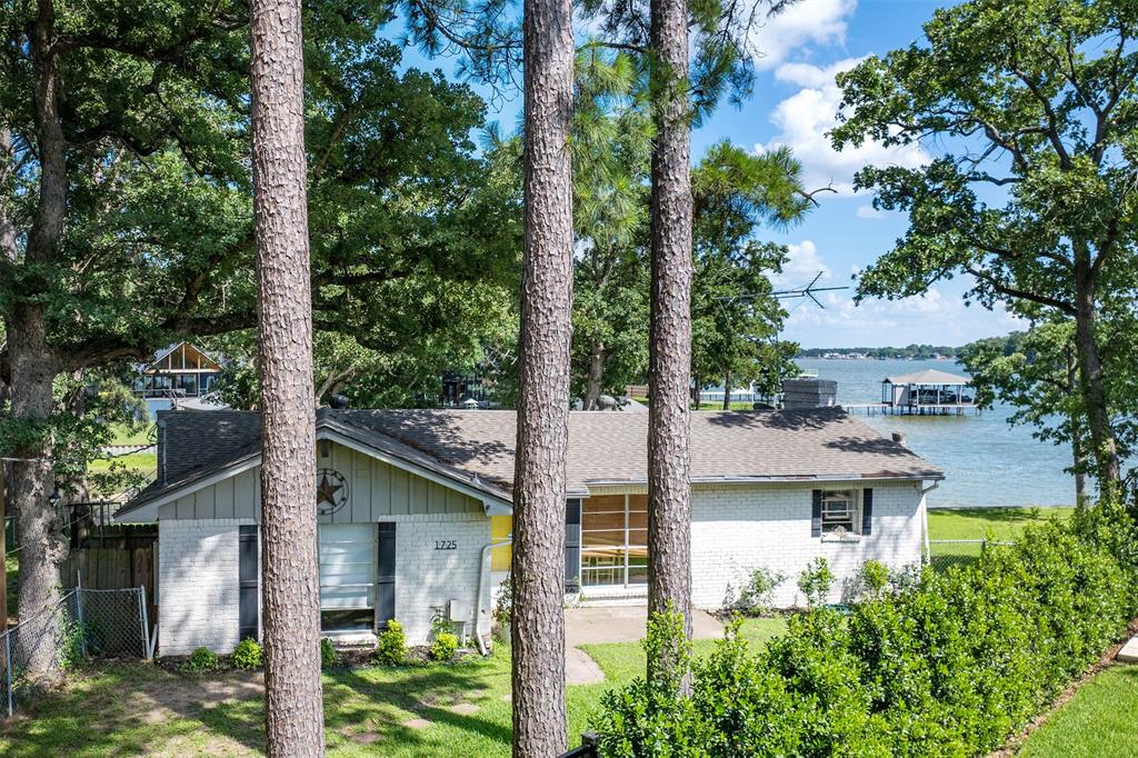 1725 Oak Shore Drive Property Photo 1