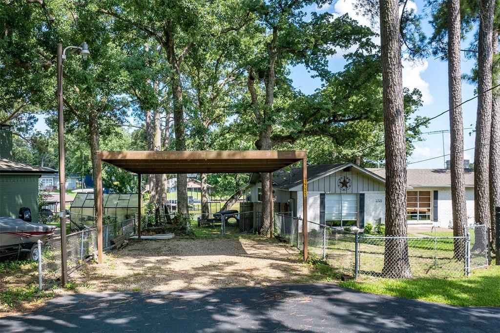 1725 Oak Shore Drive Property Photo 4