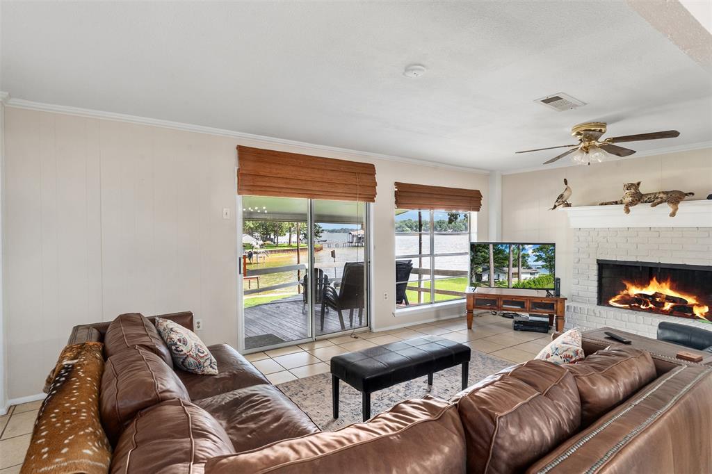 1725 Oak Shore Drive Property Photo 5