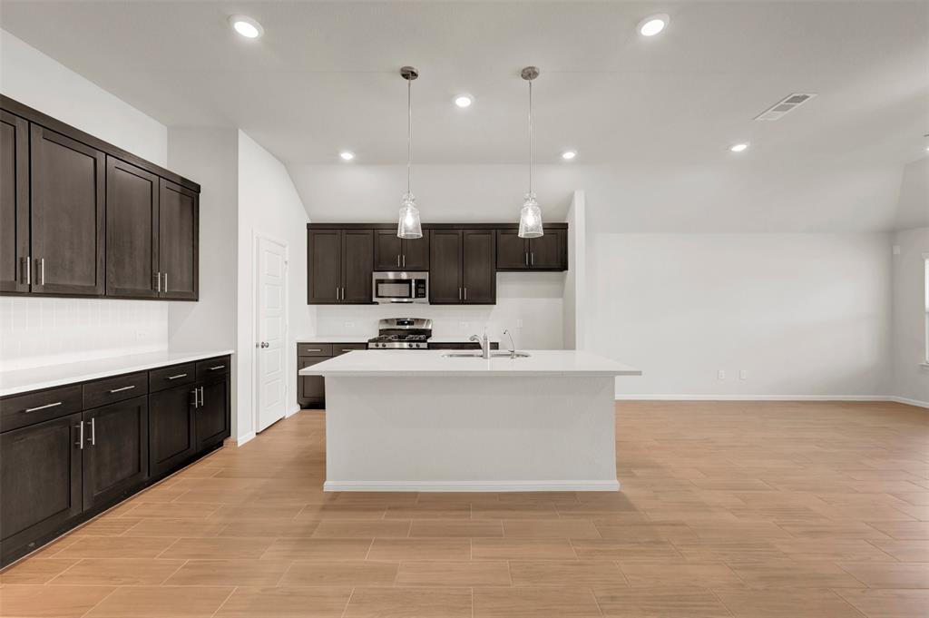 160 Hudson Lane Property Photo 3