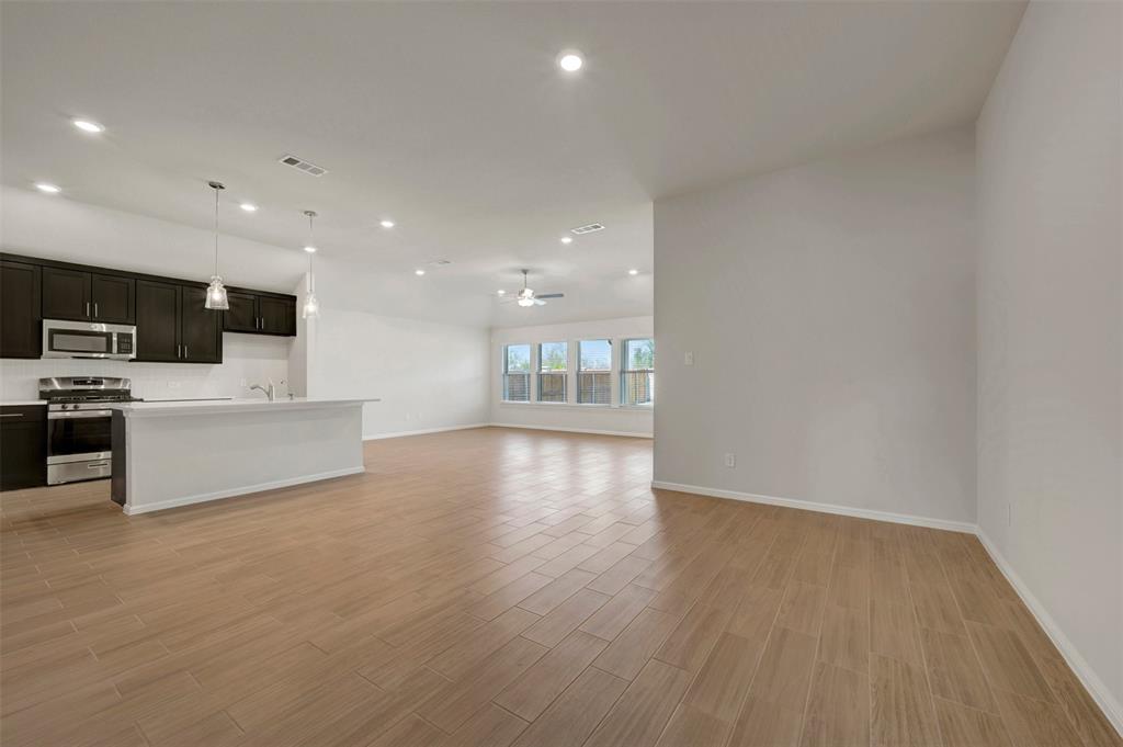 160 Hudson Lane Property Photo 4
